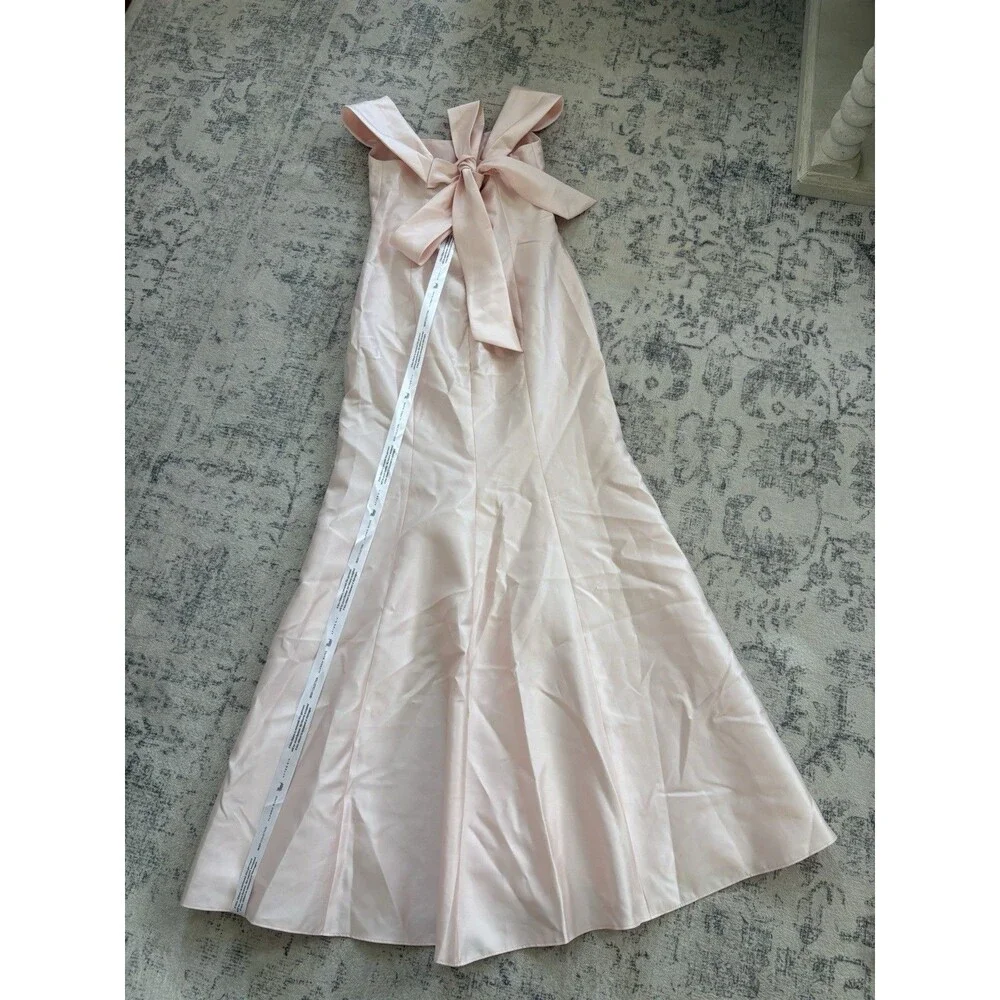 Alfred Sung Off-the-Shoulder Bow Back Satin Trumpet Gown Blush Satin Size 6 D793 - Picture 3 of 11